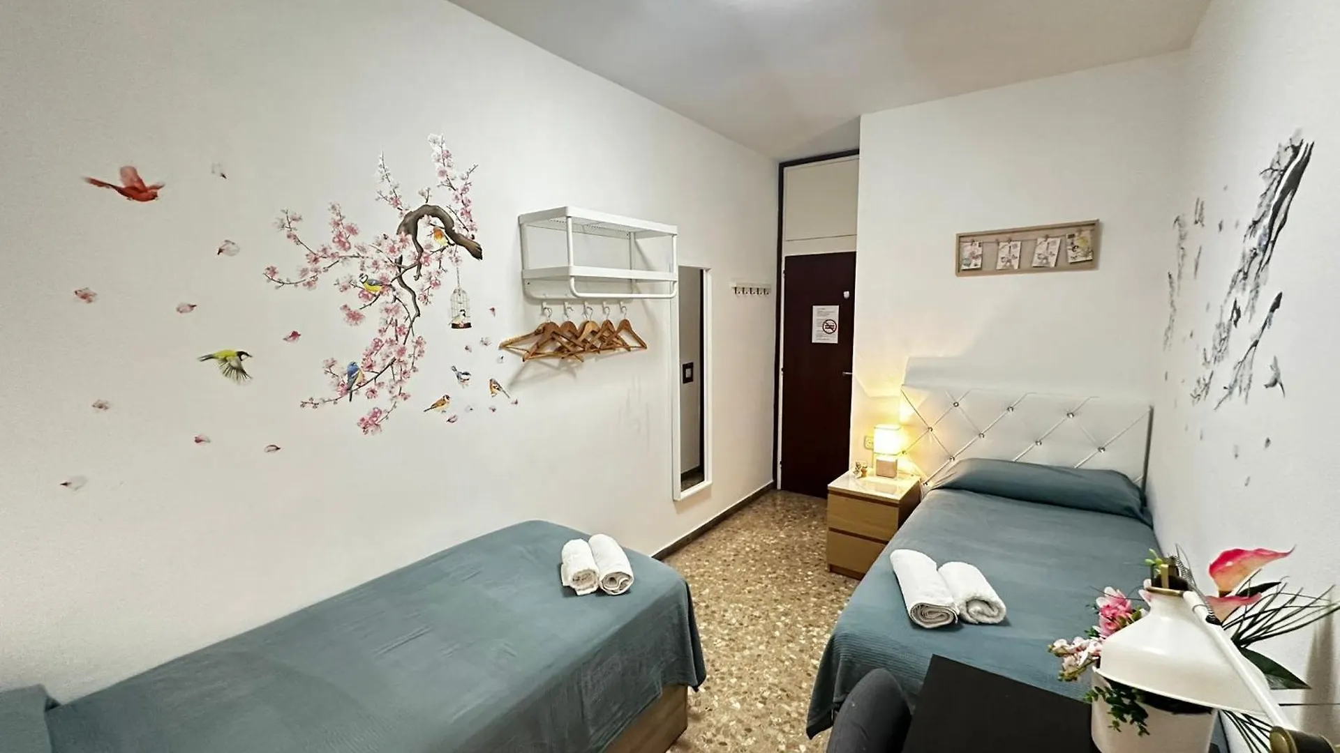 Alojamiento En Sepulveda 바르셀로나 B&B